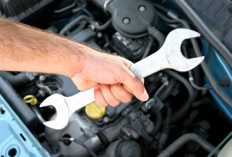 maintenance a car handle double wrench, maintenance a car